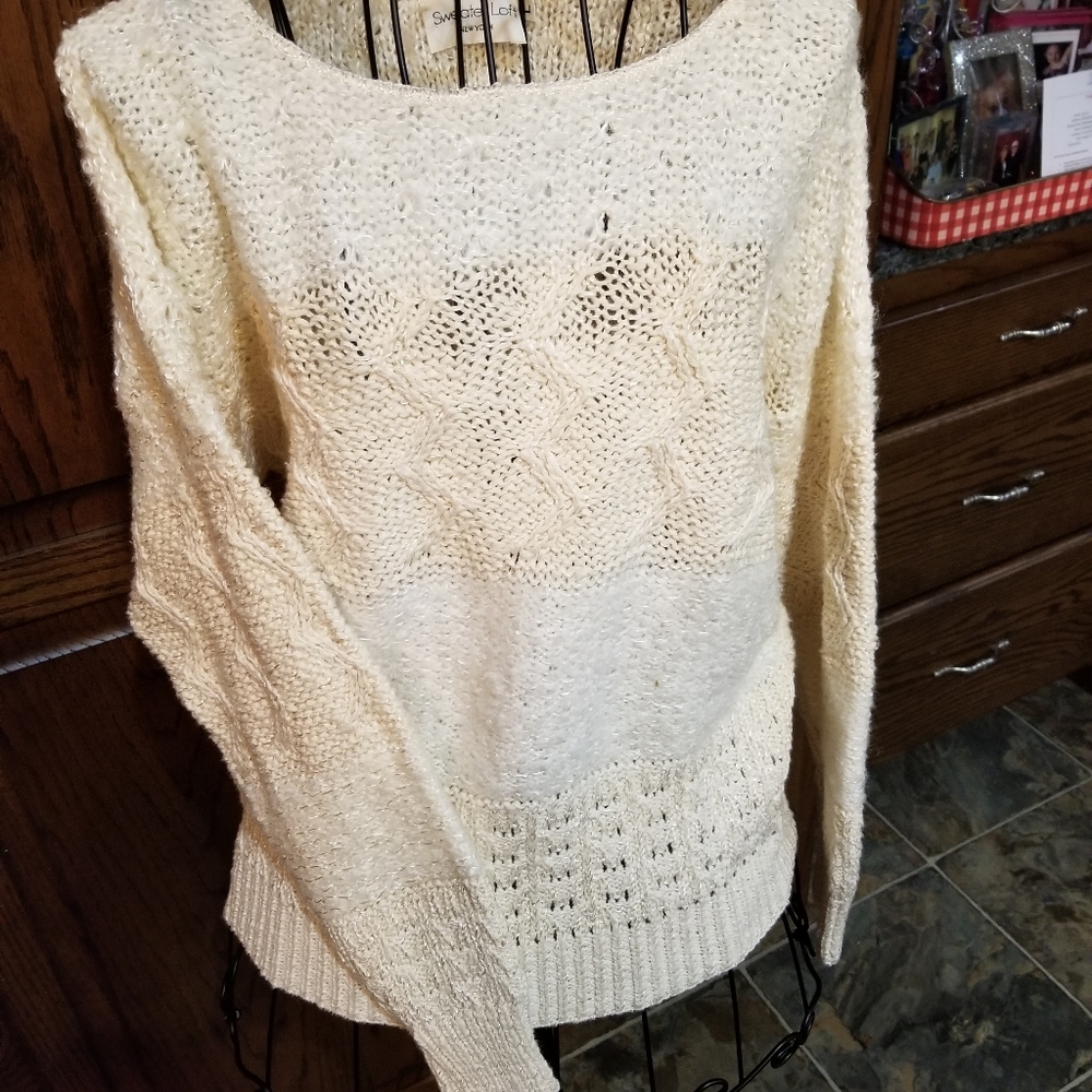 Sweater Loft ladies sweater cream colored
